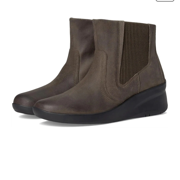 Clarks Slate New Ankle Booties. - Picture 5 of 8